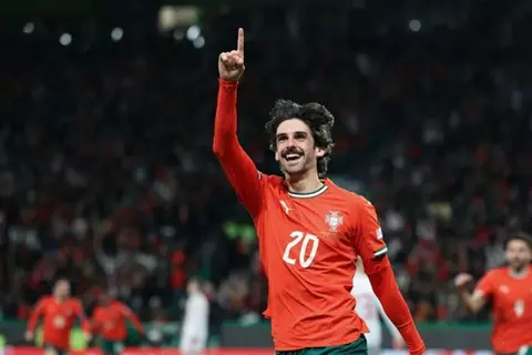 ذا صن: مانشستر يونايتد يستهدف ضم ترينكاو بطلب من أموريم